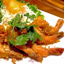 Garlic fried shrimp "Kung Gadhiam"