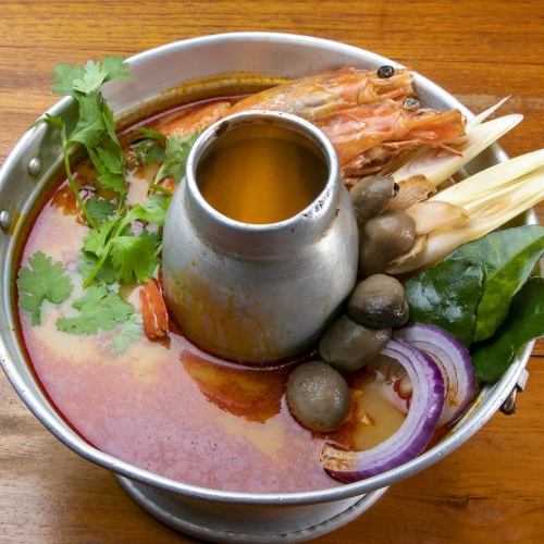 Tom Yum Kung (spicy sour shrimp soup)