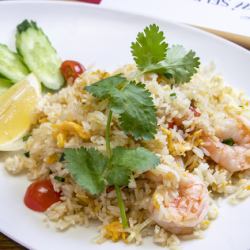 Shrimp fried rice "Khao Pad Kung"