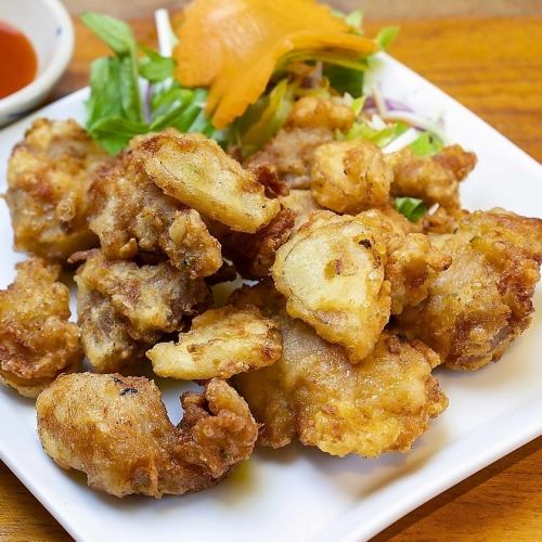 Fried chicken with garlic flavor ``Gai Toad''