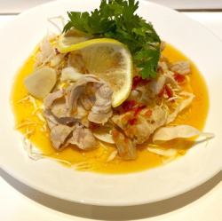 鸡皮淋上芝麻油