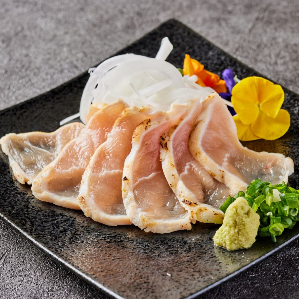除了九州宫崎县的特产土鸡，还有居酒屋标准的烤鸡肉串◎