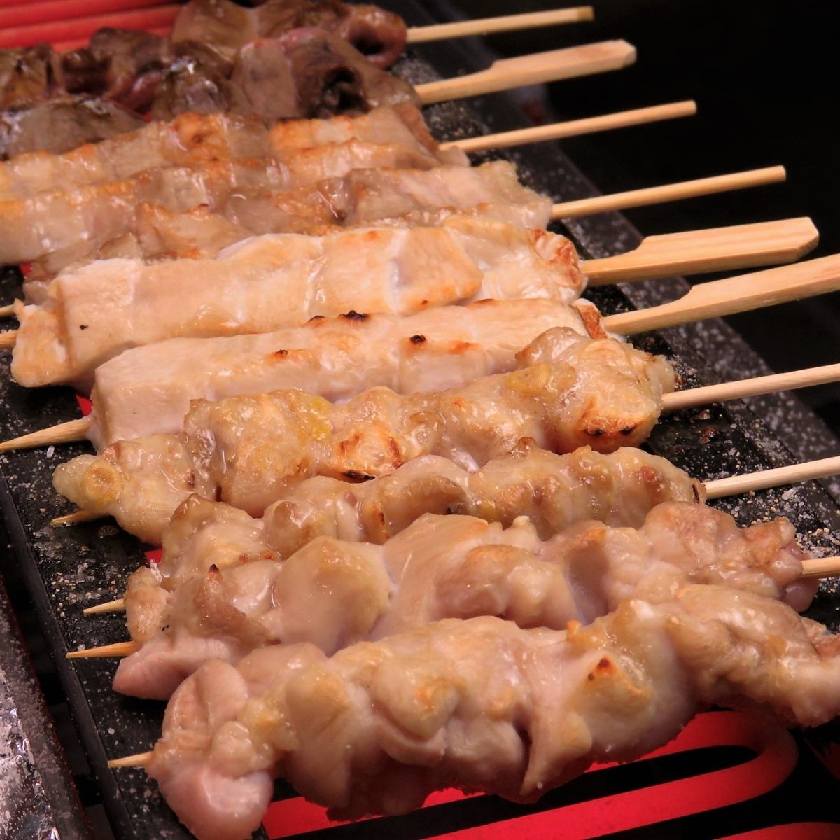 A 150-minute all-you-can-drink course is available, including sesame mackerel, yakitori skewers, and steak.