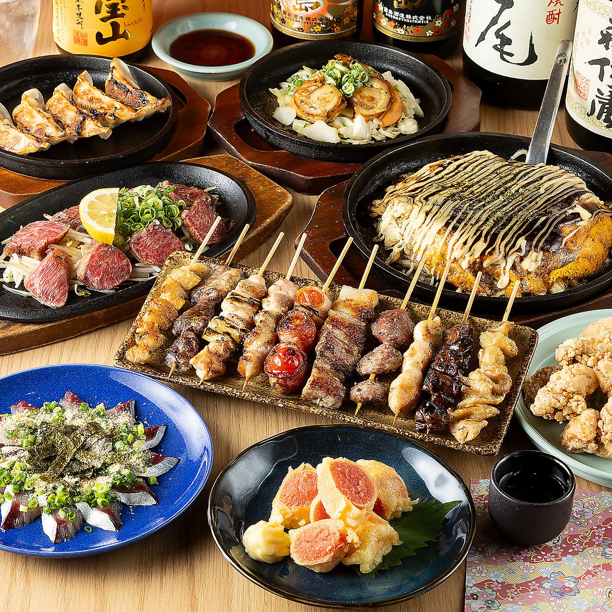 A private room with sunken kotatsu seating that can accommodate up to 28 people! Perfect for a relaxing banquet!