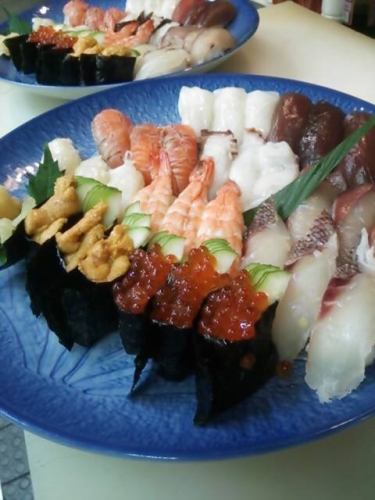 Assortment of 10 pieces of nigiri sushi