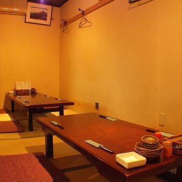 The back room can be used as a private room from 2 people.Please also for family, entertainment, banquet.
