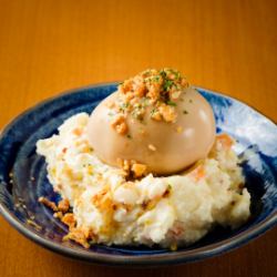 アンチョビと煮卵のポテトサラダ