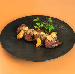 牛サガリの炭火焼き超ガーリックネギ塩