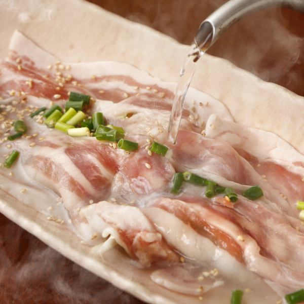 【おすすめ名物】高級豚「六白黒豚」のしゃぶしゃぶ 晩酌風　