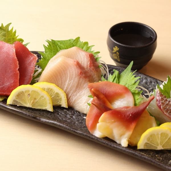 You can go to the market and buy fresh, seasonal fish that you can enjoy as sashimi◎