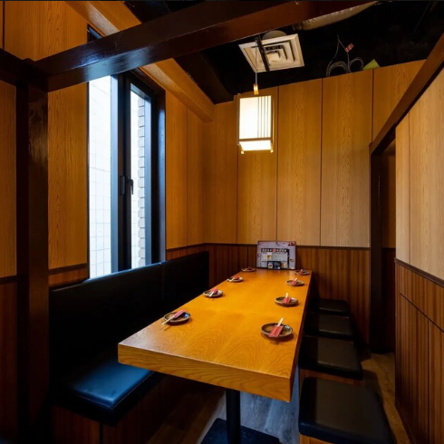 落ち着いて過ごせる個室、2名様からOK！