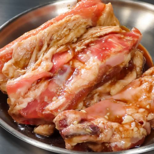 ≪ミリネ定番メニュー！目の前でスタッフがお肉を焼く本場韓国スタイル♪≫ デジカルビ ￥1,900（税込）～