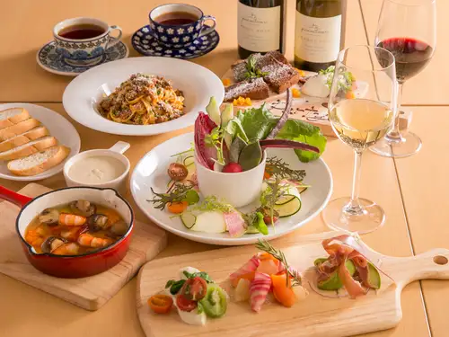 【選べるコース６種！】女子会やランチ、デートなど幅広いシーンでご利用いただけます！２４００円～