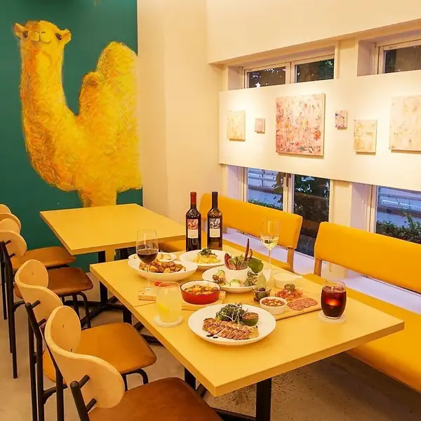 ランチやカフェ利用はもちろん、パーティーや女子会などのご利用も大歓迎です！当店人気メニューをお楽しみいただけるコースを種類豊富にご用意しております。