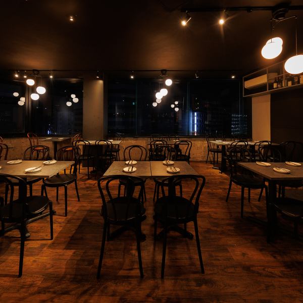 お洒落なインテリアが飾られた奥にひっそりと存在する、プライベートルームのようなくつろぎ空間は、特別なパーティーにおすすめ。誕生日会、女子会にも是非ご利用ください♪