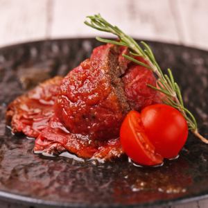 国産黒毛牛のローストビーフ