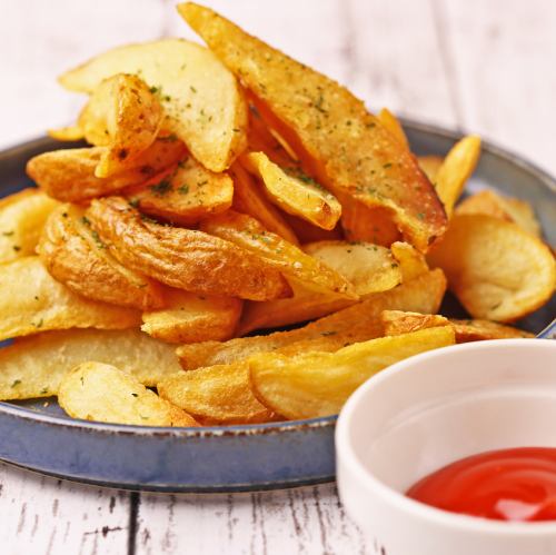 フライドポテト(プレーン/ガーリック/明太マヨ/チリソース)