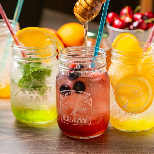 はちみつをカクテルにたっぷりかける体が喜ぶドリンク♪