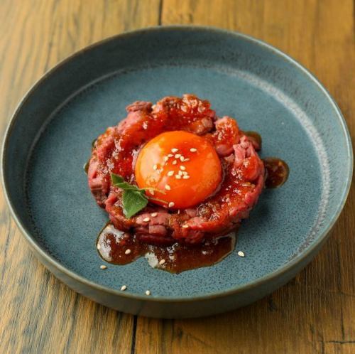 国産黒毛牛炙りユッケ