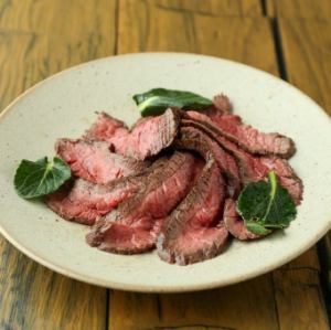 国産黒毛牛のローストビーフ