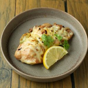 国産鶏のジューシーチーズ焼き