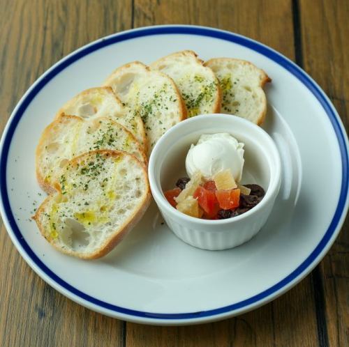 マスカルポーネチーズとドライフルーツのはちみつ