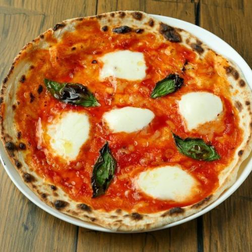 ナポリピッツァの定番　マルゲリータ