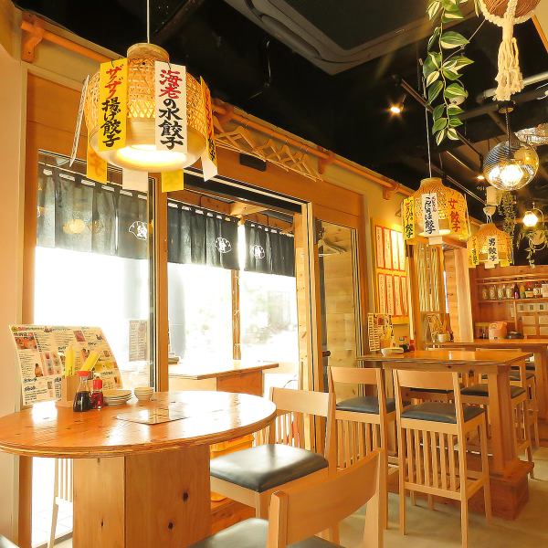 ゆったり寛げるお席を多数ご用意。女子会やデート、ご家族とのお食事など、様々なシーンでご利用いただけます。楽しいひとときはぜひ【餃子男】で♪人数やご予算のご相談など、お気軽に店舗までお問い合わせください◎週末のご予約は早々に埋まってしまいますのでお早めにどうぞ！