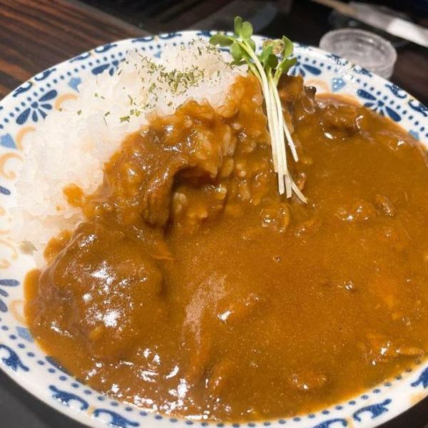 大人気♪満足度120％？！店長特製〆の牛すじカレー