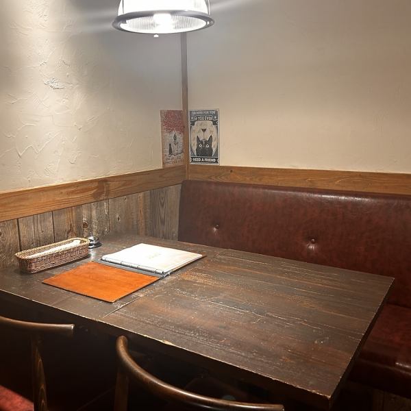 個室は2名様から半個室としてご利用いただけます。7名様以上で完全プライベートな空間として周りを気にせずお楽しみいただけます。最大8名様まで、宴会やパーティーなどに是非ご利用ください！