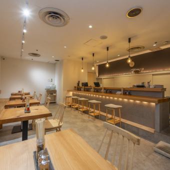 歓送迎会や二次会などの大人数の宴会にぴったり！当店では【6名様以上】から貸切の相談が可能です◎他のお客様を気にせず、プライベートな空間で盛り上がることができます。ビールとおつまみ、ハーフサイズ皿うどんが付いたお得な打ち上げプランもご用意♪人数やご予算など、まずはお気軽にお電話でお問い合わせ下さい！