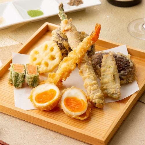 [Kyoto-style creative Japanese food] Exquisite creative tempura made with ingenuity