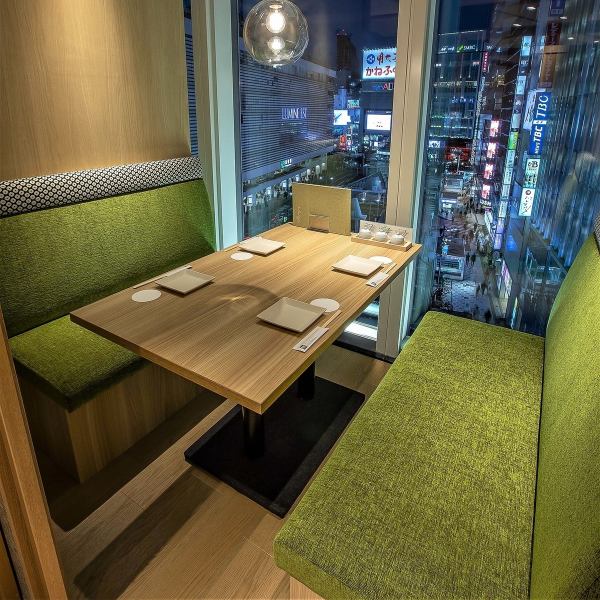 We also have private rooms for small groups of 2 to 4 people.It's a private space with a calm atmosphere, so it's recommended for entertainment, meetings, and drinking parties with friends in Shinjuku.Please enjoy our signature creative Japanese cuisine such as tempura and obanzai at Jibundoki, a high-class private izakaya.