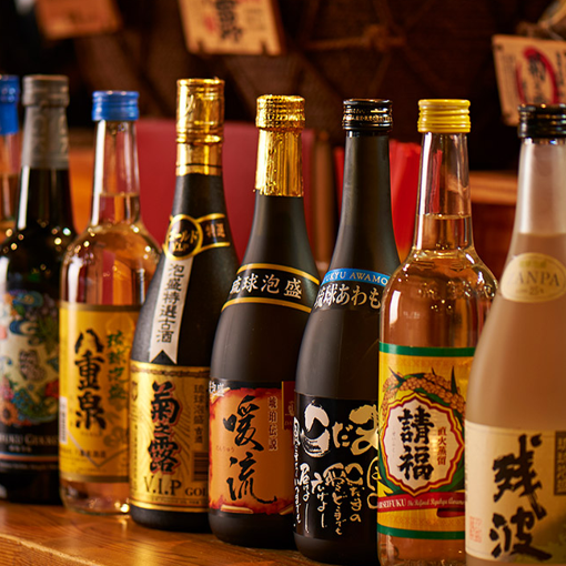 午餐期间也提供无限畅饮♪ 尽情享受冲绳美食和美酒吧！