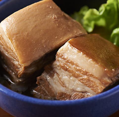 沖縄のお肉料理をご堪能あれ♪色々なメニューをお楽しみあれ☆