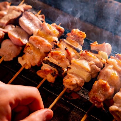 A classic course with the famous charcoal-grilled chicken! 4,000 JPY including all-you-can-drink for 2 hours (additional 200 JPY with draft beer)