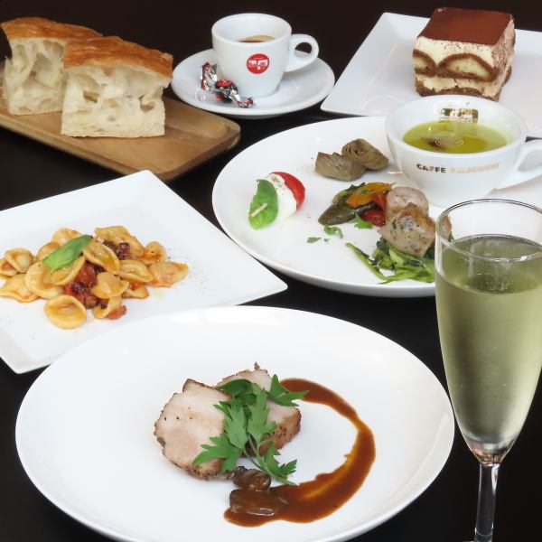 乾杯ドリンクからドルチェまで揃った気軽なコースをご用意♪