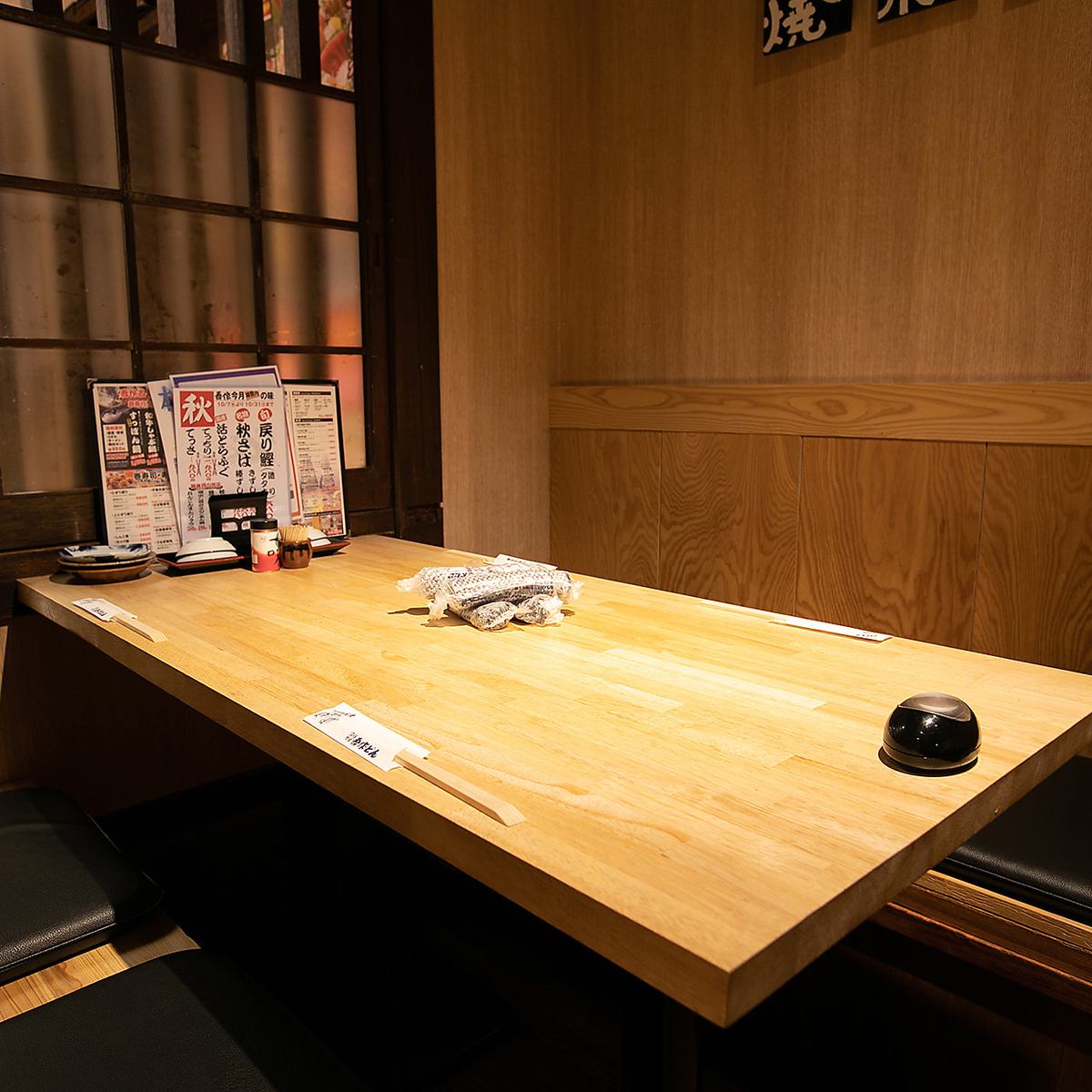 少人数様～団体様までお使いいただける落ち着いた雰囲気の店内♪