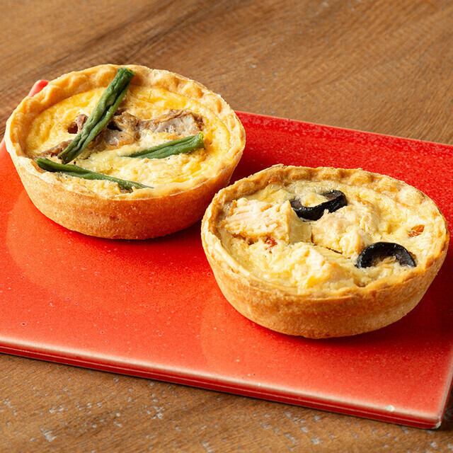 2 types of mini quiche
