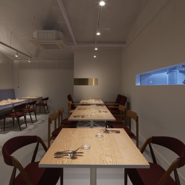 [Night] The stylish interior makes me think "I want to go fashionable ♪"."Wedding anniversary", "birthday", "a little extravagant girls-only gathering", etc ...It is also possible to connect tables according to the number of people! Please tell the staff at the time of booking ♪