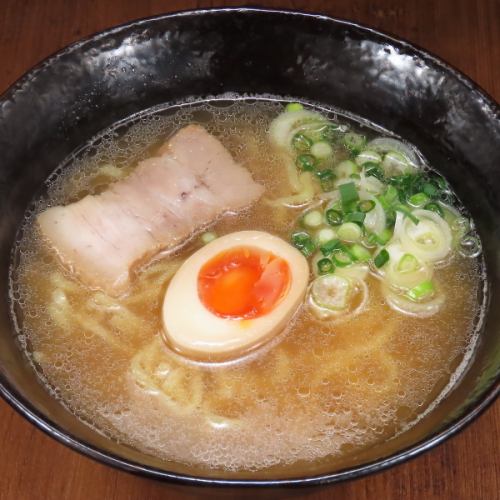 〆にも嬉しい！自家製醤油拉麺☆