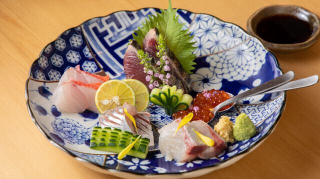 A Japanese restaurant where you can enjoy high-quality fish such as rosy seabass, fresh seasonal fish, and brand-name chicken.