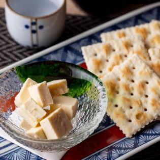 Cream cheese marinated in Saikyo miso