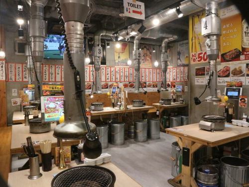 店舗奥に団体30名様(最大50名相談可能)も入れるスペースあり！みんなでワイワイ楽しめます！