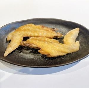 Deep-fried chicken wings