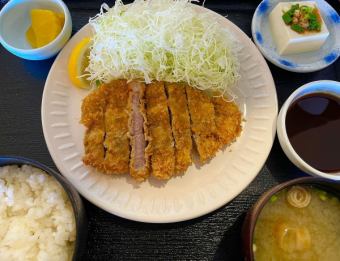 とんかつ定食