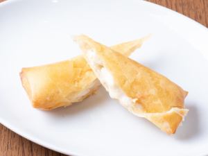 火傷注意！カニクリーム春巻き