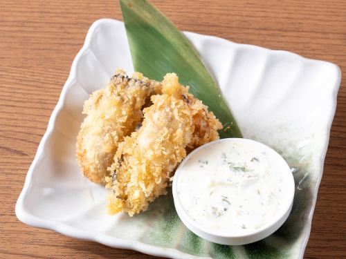 綺麗な海で育った牡蠣を使った自家製タルタルソースで食べる牡蠣フライ