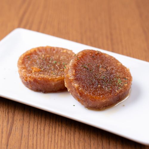 和出汁で煮込んだ大根の唐揚げ