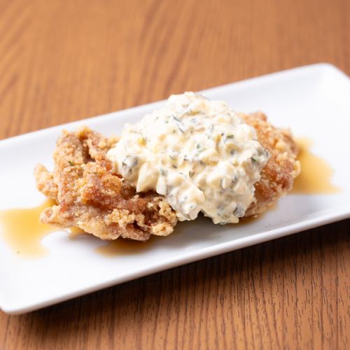 甘辛タレをかけた自家製タルタルソースで食べる　チキン南蛮